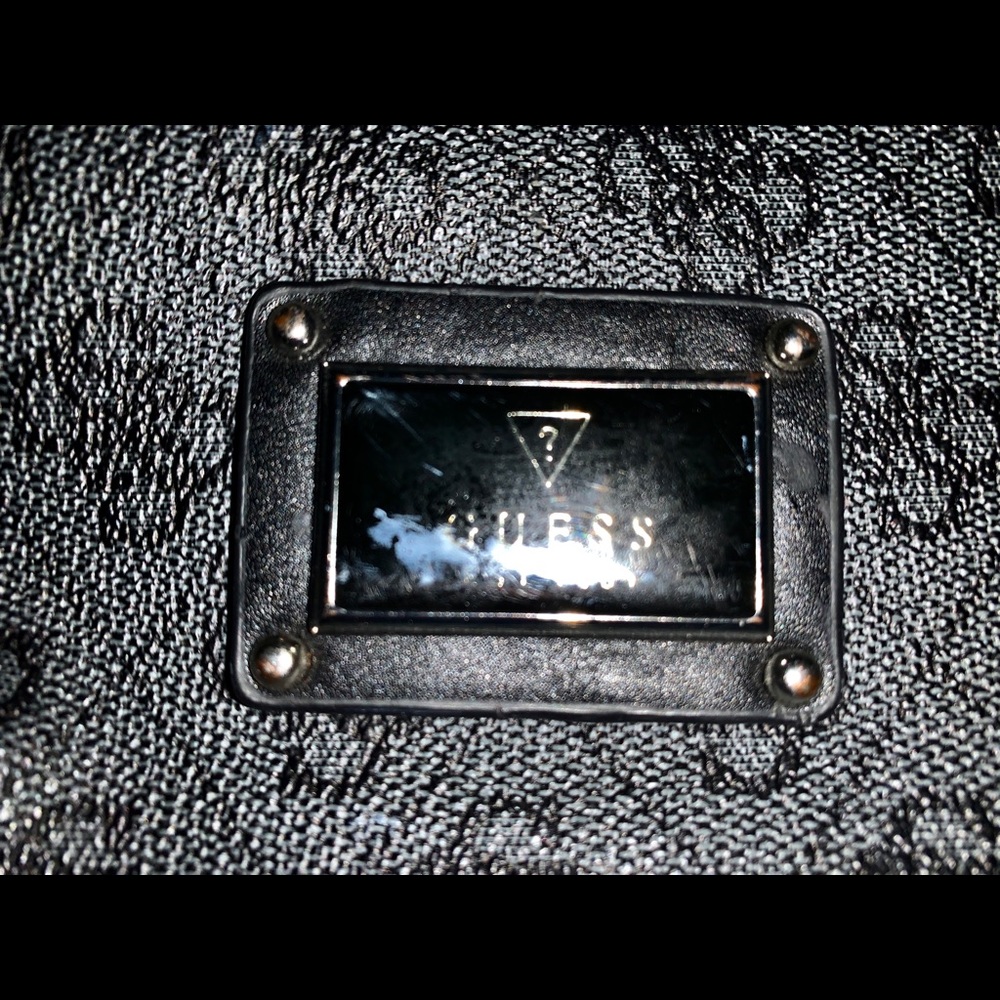GUESS purse - Picture 4 of 4